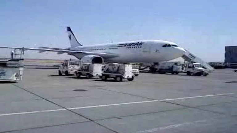 إيران تستأنف الرحلات الجوية الدولية بعد توقف دام 20 يوما