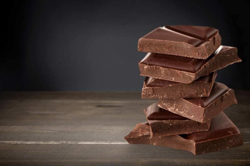 “هتحس بالسعادة” 8 فوائد عند تناول هذا النوع من الشوكولاتة