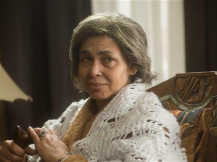 لبنى ونس: “اعتزلت 15 سنة ورجعت للتمثيل كومبارس بـ400 جنيه”