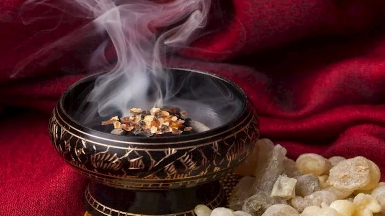 هل يحمي البخور من الحسد والطاقة السلبية؟.. اعرف السر