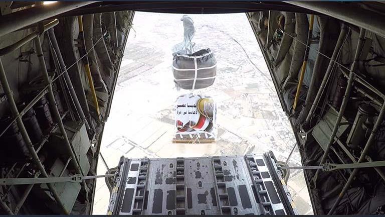 الإمارات تعلن استئناف عمليات الإسقاط الجوي للمساعدات على غزة