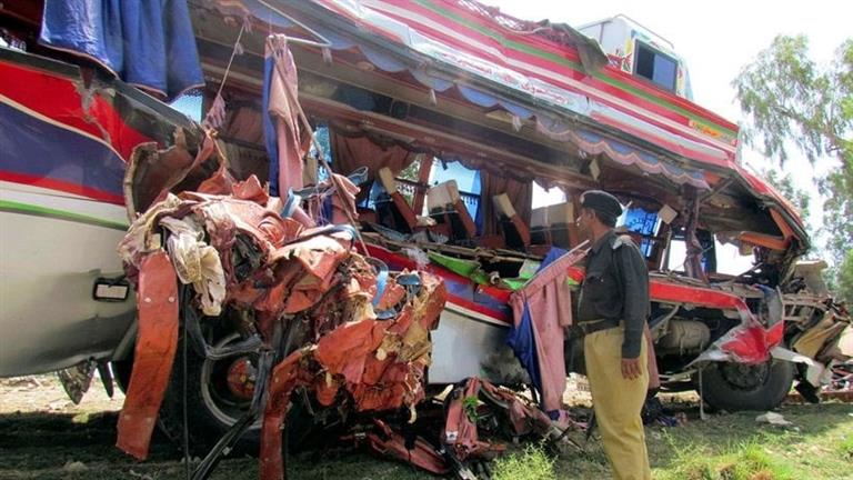 مصرع 14 شخصا إثر انزلاق شاحنة نقل عمال في ياكوتيا