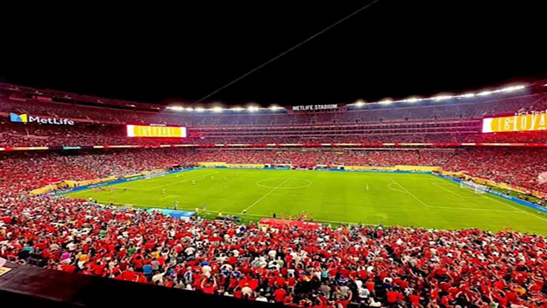 نجم الأهلي السابق يوجه رسالة قوية: الهلال مشروع دولة