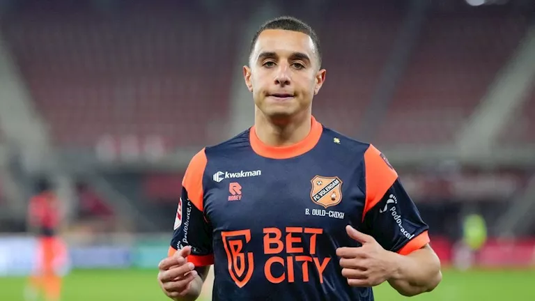 بعد ارتباط اسمه بالزمالك.. الرجاء المغربي يضم بلال ولد الشيخ رسميًا