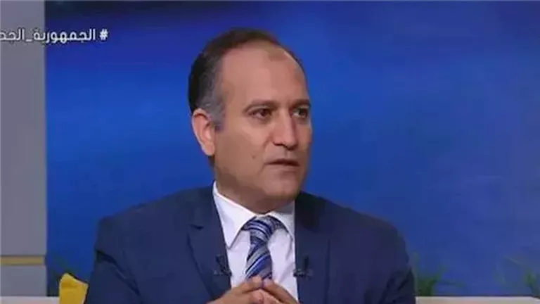 خبير بيئي يوضح أسباب التغيرات المناخية وأضرار تجاهل الانبعاث