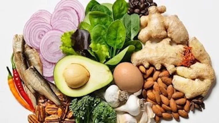 طبيب يحذر.. 5 مكونات في نظامك الغذائي يجب الابتعاد عنها تمامًا