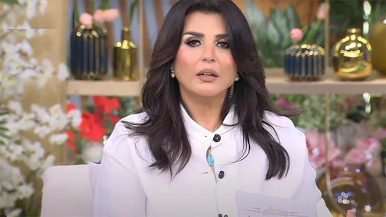 منى الشاذلي تتحدث عن أزمة اللوحات الفنية