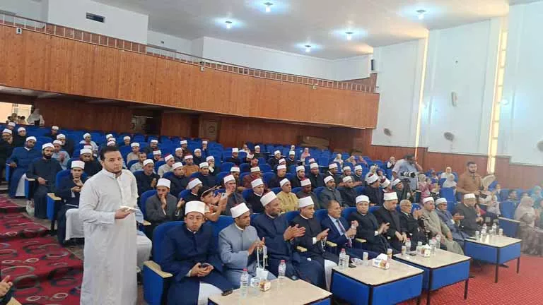 الأزهري يشارك في مناقشة رسالة ماجستير بكلية أصول الدين بالمن