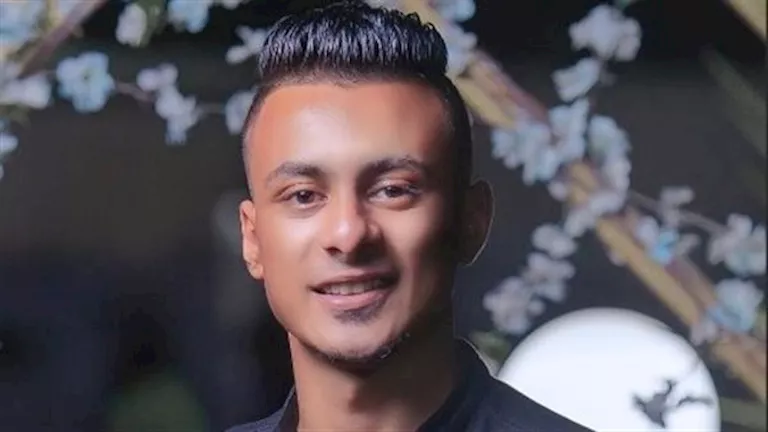 بعد اعتزاله.. علي قدورة يقدم برنامج “نقطة ومن أول السطر” (في