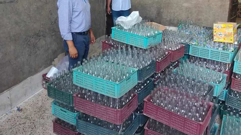 ضبط مصنع غير مرخص لعصائر مغشوشة ومصادرة 888 زجاجة بأسيوط