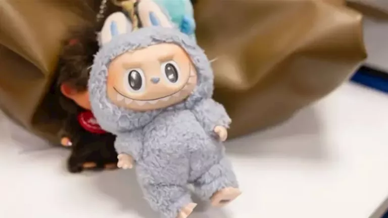 بعد انتشارها عالميا.. دمية لابوبو “المرعبة” تصل مصر والواحدة بـ 45 جني