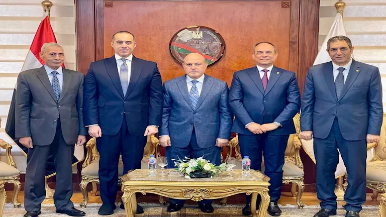 رئيس هيئة النيابة الإدارية يستقبل وزير الشؤون النيابية لتهنئته بتولّي