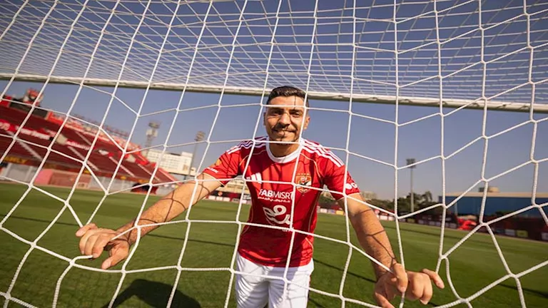 “الظهور الأول بعد العودة”.. 7 صور لمحمد شريف داخل ملعب مختار التتش