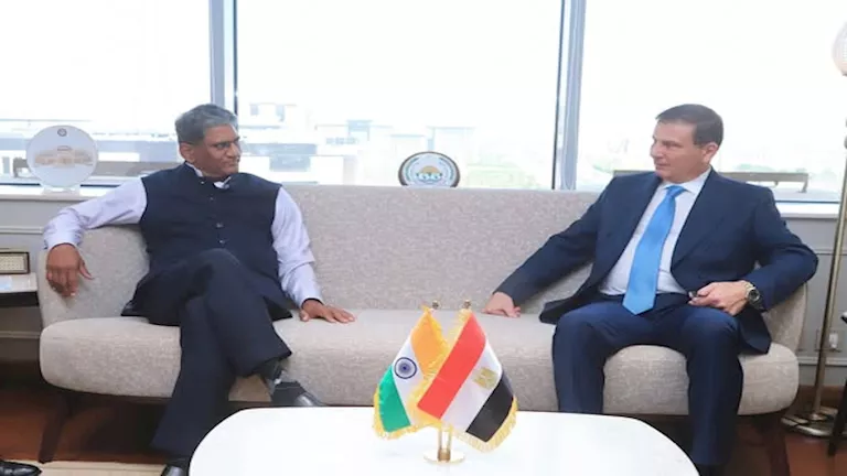 السفير الهندي يقترح إنشاء مصنع مصري – هندي لإنتاج التقاوي والبذور