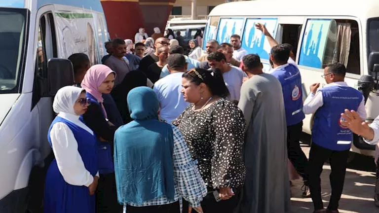 بالصور- محافظ سوهاج يطلق حملة “100 يوم صحة”