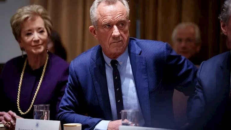 وزير الصحة الأمريكي: تفشي مرض الحصبة لا يعتبر حالة طوارئ في الوقت الحا