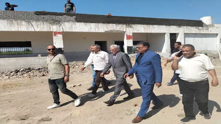 وكيل تعليم الإسماعيلية يتفقد مدارس لجان انتخابات مجلس الشيوخ