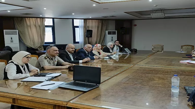 “الأعلى للبحوث الإكلينيكية” يناقش إدماج الذكاء الاصطناعي في البحوث الط