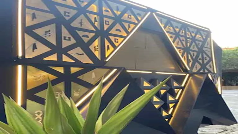 أَسرة ذكية وأثاث طبي وعربات خدمة بمشروعات تخرج فنون تطبيقية حلوان – صو