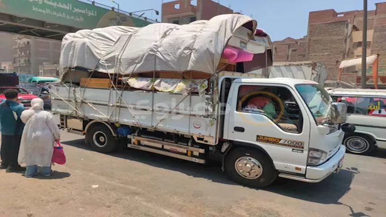 استئناف الحركة المرورية على الزراعي بطوخ بعد رفع كوبري المشاة (فيديو و