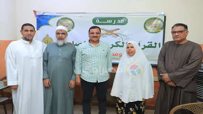 محافظ سوهاج يوجه بتوفير عمرة لقارئة قرآن كفيفة استجابةً لـ”مصراوي”