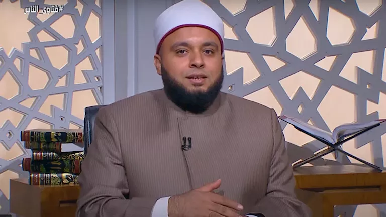 هل الرضاعة من امرأة تجعل الشخص خالًا لأبنائها؟.. الإفتاء تحسم الجدل