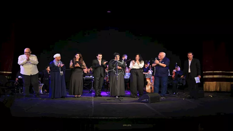 بالصور.. حضور جماهيري كبير على مسرح السلام احتفالا بذكرى 30 يونيو