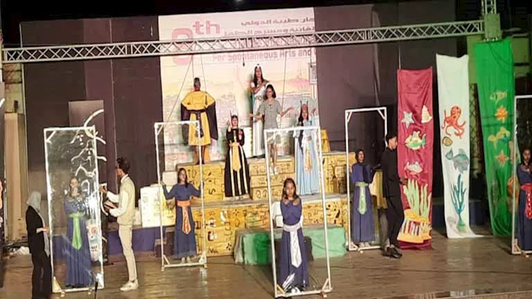 “مركب الشمس” يربط التاريخ بالخيال على مسرح الطفل بأسوان (صور)