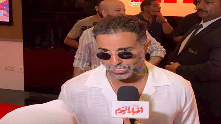 “كلب السقا أهو”.. كيف رد أحمد فهمي على معجب أحرجه في الشارع؟