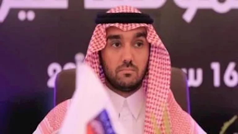 وزير الرياضة السعودي يهنئ الهلال بعد الفوز التاريخي على مان سيتي