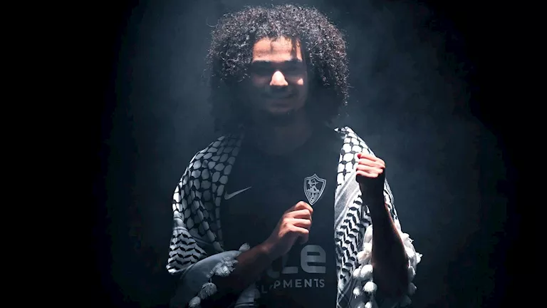 بأغنية وكوفية فلسطين.. كيف قدم الزمالك آدم كايد لاعبا للفريق؟