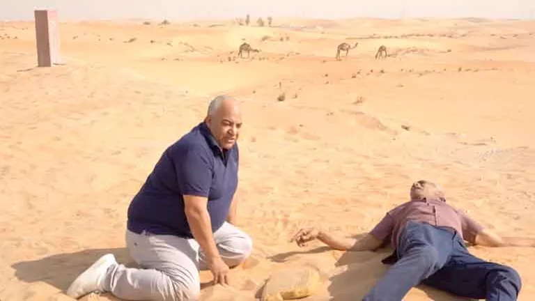 صور- سيد رجب يتعرض لإصابة أثناء تصوير “شلة ثانوي”