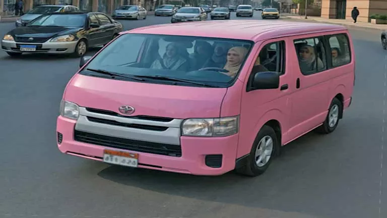 “للبنات فقط”.. الميكروباص الوردي- فكرة مبتكرة لحماية النساء من التحرش