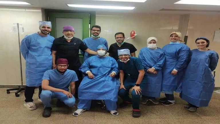 استئصال ورم سرطاني بالجفن من مريض بمستشفى سوهاج الجامعي