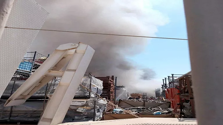 29 مصابا في حريق مخزن نسكافيه بأكتوبر | صور