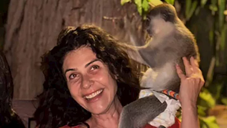 بسمة تنشر صورًا مع “نسناس” وتعلق: “أقضي أوقاتًا ممتعة مع عزيزة اللذيذة