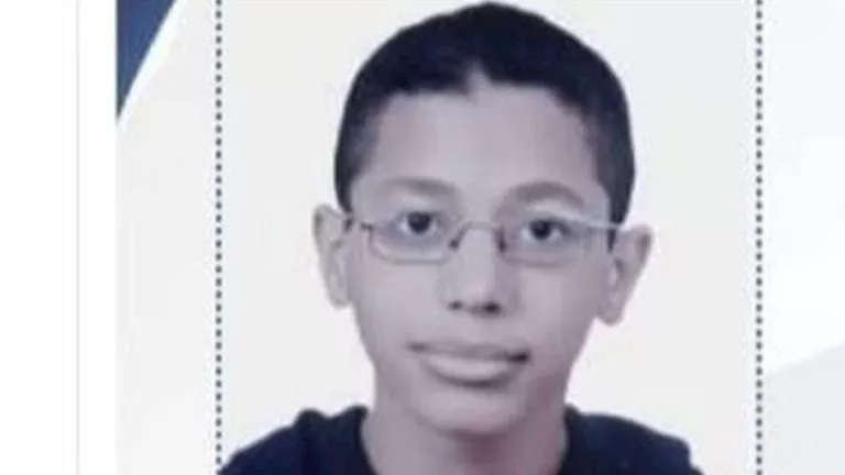 ثاني الجمهورية بالثانوية يهدي نجاحه لوالده المريض