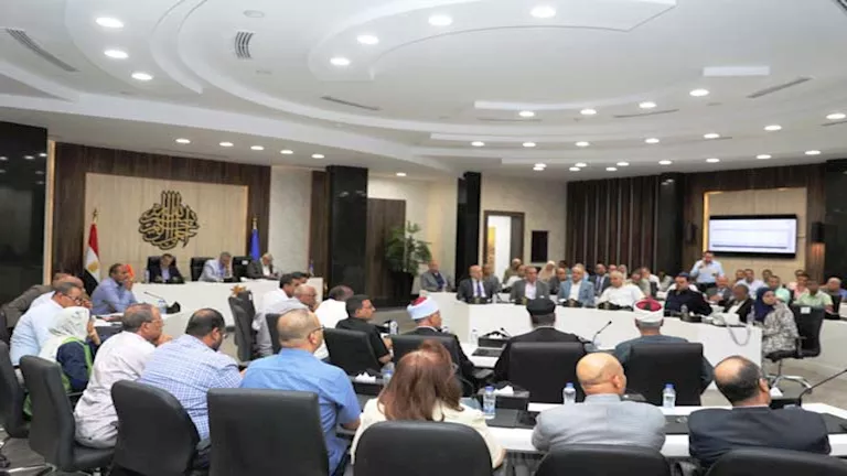 أسوان تتأهب للحر.. المحافظ يشدد على إجراءات الوقاية من الحرائق