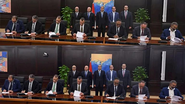 مدبولي يشهد توقيع عقدين لتسوية نزاعات استثمارية كبرى