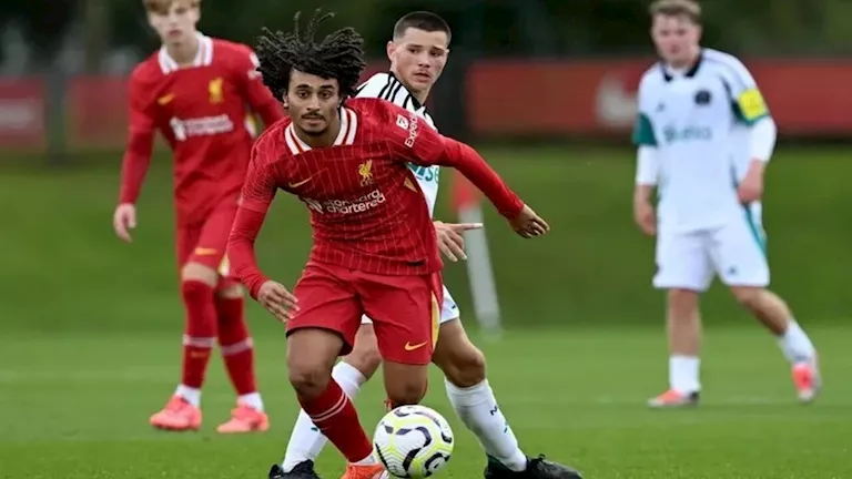 12 موهبة مصرية على الأراضي الإنجليزية