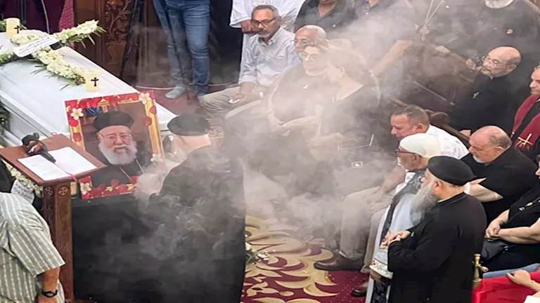 جنازة القمص بطرس الجبلاوي.. أهالي بورسعيد يودعون بطل المقاومة الشعبية