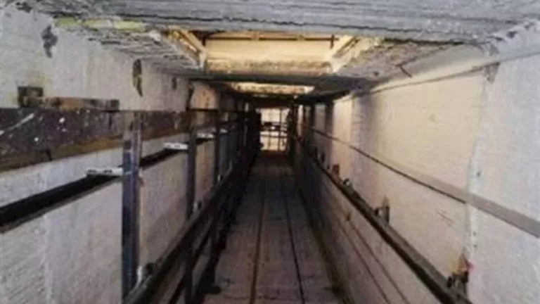 إنقاذ شخص تعطل به مصعد داخل مول بالمنوفية