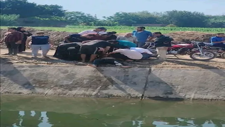 بالصور.. إصابة شخصين في تصادم 3 مركبات على طريق حيوي بالمنوفية