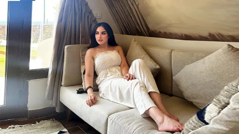 15 صورة لزوجة محمد عواد في المصيف