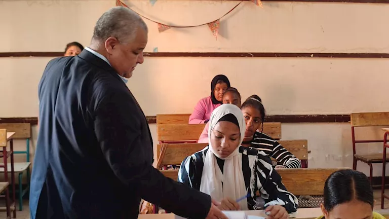 وكيل تعليم الأقصر يتفقد لجان امتحانات الدور الثاني وتدريب “التجربة الس