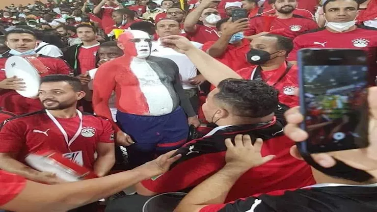 اشتهر بدهان جسده.. وفاة “السمعة” أشهر مشجعي النادي المصري في بورسعيد –