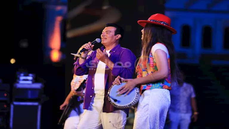 بالصور.. إيهاب توفيق يتألق في حفل افتتاح المهرجان الصيفي للموسيقى والغ