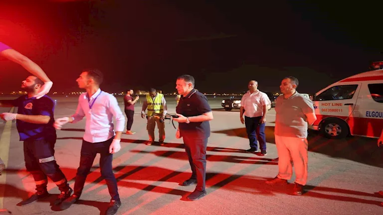 4 مفقودين.. القصة الكاملة لحادث غرق حفار “آدم مارين 12” بالبحر الأحمر