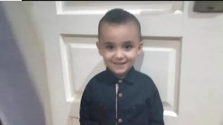 بسبب حمولة زائدة.. مصرع طفل وإصابة 12 آخرين في انهيار حائط مدشة بالفيو