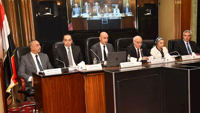 برلمانيون يهاجمون “التعليم” بسبب القانون الجديد. ووزير الشؤون النيابية